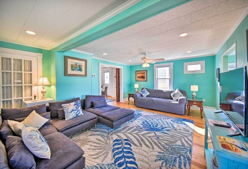 Chincoteague House W/ Enclosed Porch + Deck