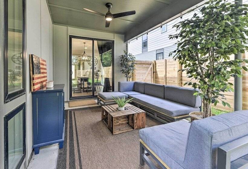 Modern Raleigh Home W/ Patio ~ 2 Mi To Downtown!