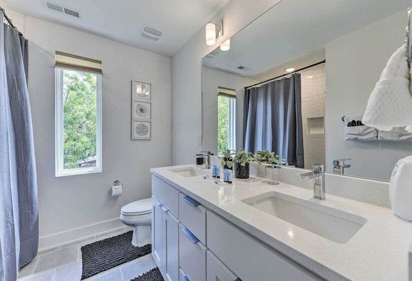 Modern Raleigh Home W/ Patio ~ 2 Mi To Downtown!