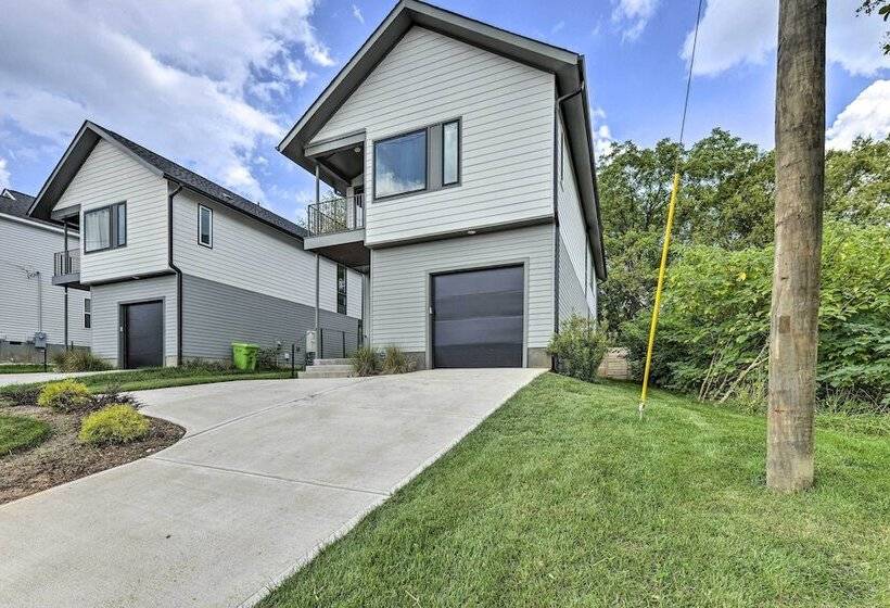 Modern Raleigh Home W/ Patio ~ 2 Mi To Downtown!