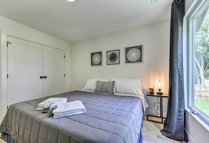 Modern Raleigh Home W/ Patio ~ 2 Mi To Downtown!