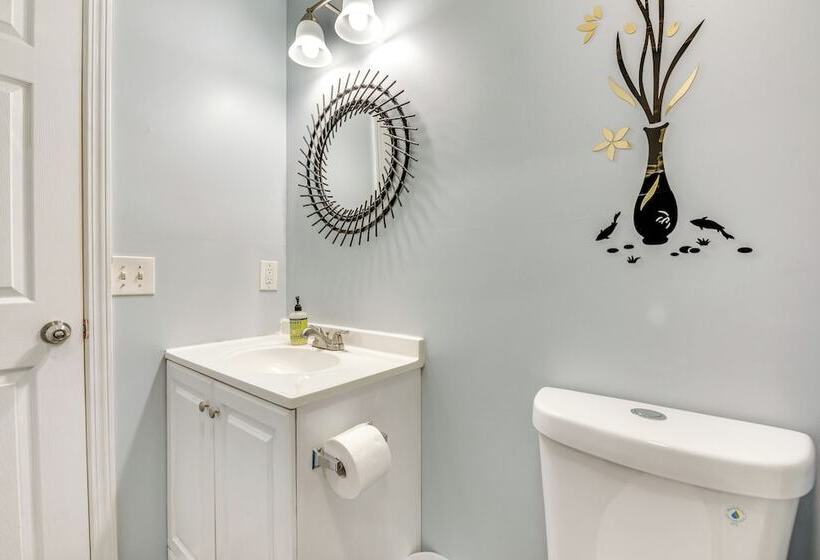 7 Mi To Downtown: Atlanta Home W/ Yard