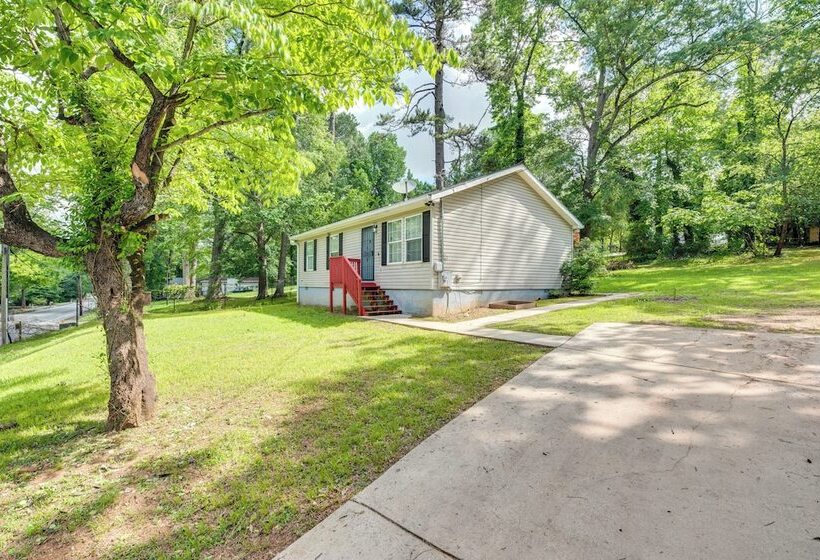 7 Mi To Downtown: Atlanta Home W/ Yard