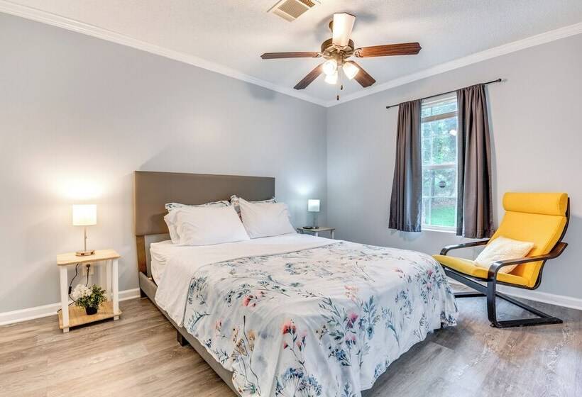 7 Mi To Downtown: Atlanta Home W/ Yard