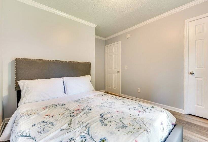 7 Mi To Downtown: Atlanta Home W/ Yard