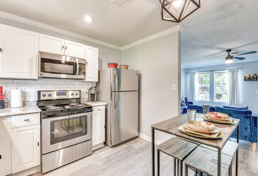 7 Mi To Downtown: Atlanta Home W/ Yard