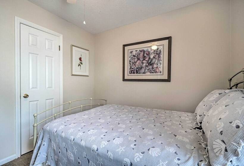 Cozy Oak Island House < 1 Mi To Beaches!