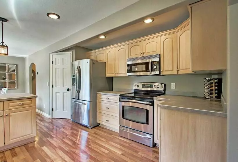 Creekfront Lincoln Home, Steps From Downtown!