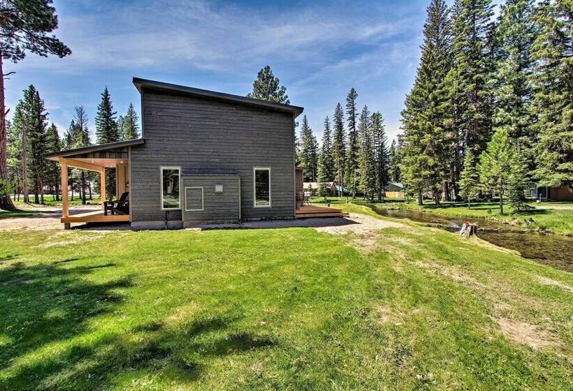 Creekfront Lincoln Home, Steps From Downtown!