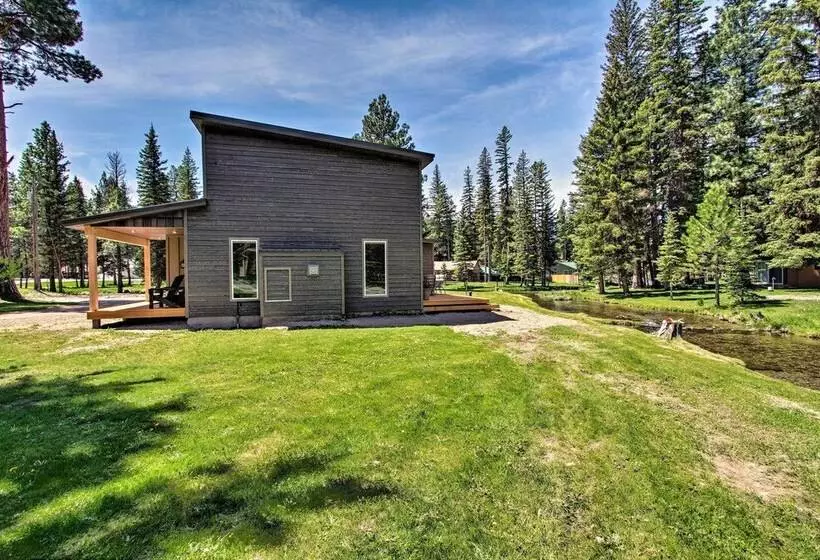 Creekfront Lincoln Home, Steps From Downtown!