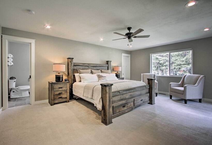 Creekfront Lincoln Home, Steps From Downtown!