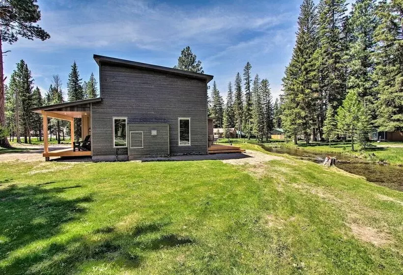 Creekfront Lincoln Home, Steps From Downtown!