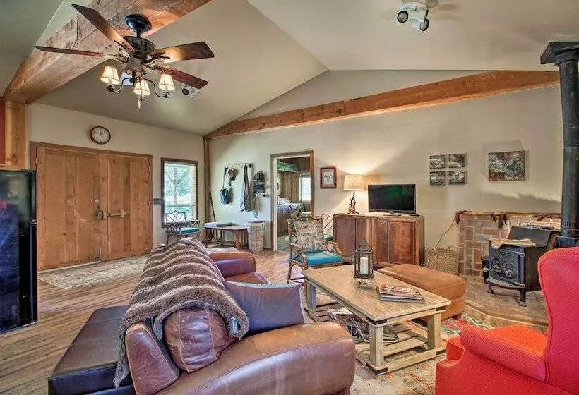 Dog Friendly Ranch Cottage W/ Yard ~ 13 Mi To Bend