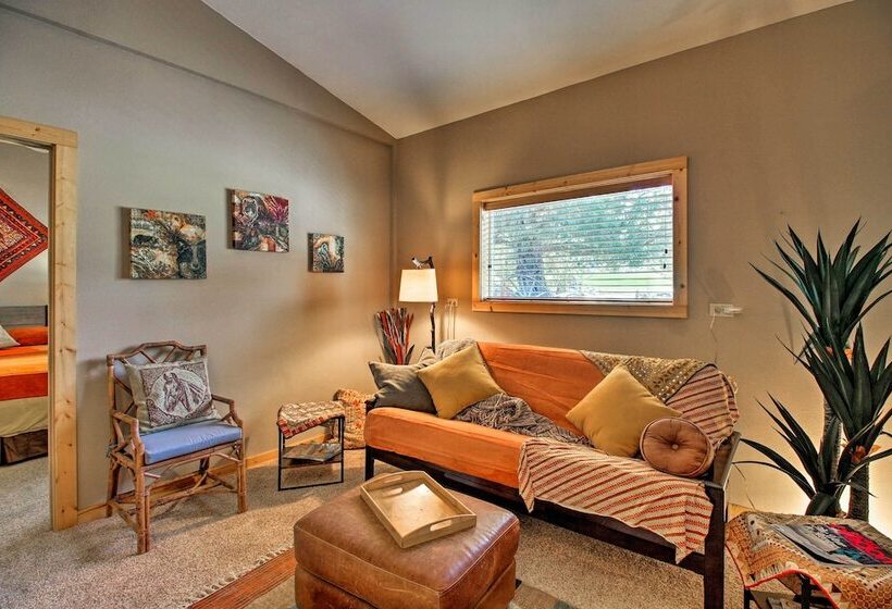 Dog Friendly Ranch Cottage W/ Yard ~ 13 Mi To Bend