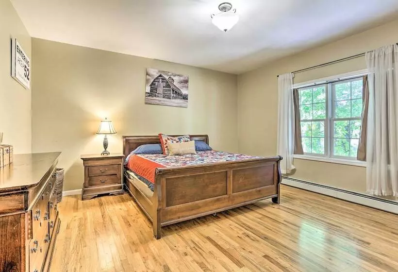 Pet Friendly Grand Pine Bush Retreat On 2 Acres!