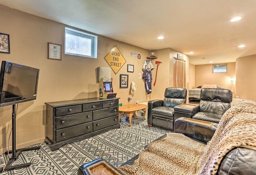 Pet Friendly Grand Pine Bush Retreat On 2 Acres!