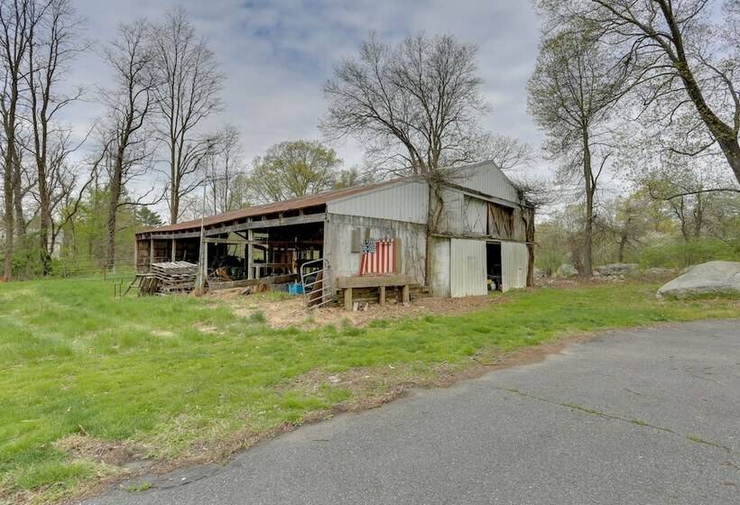 Pet Friendly Grand Pine Bush Retreat On 2 Acres!