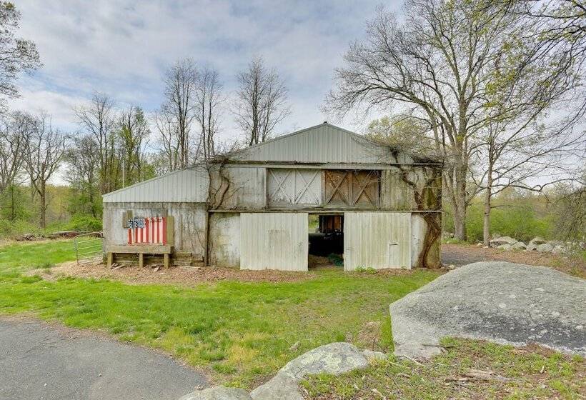 Pet Friendly Grand Pine Bush Retreat On 2 Acres!