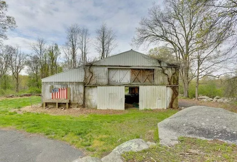 Pet Friendly Grand Pine Bush Retreat On 2 Acres!