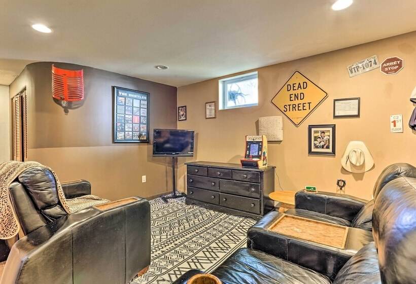 Pet Friendly Grand Pine Bush Retreat On 2 Acres!