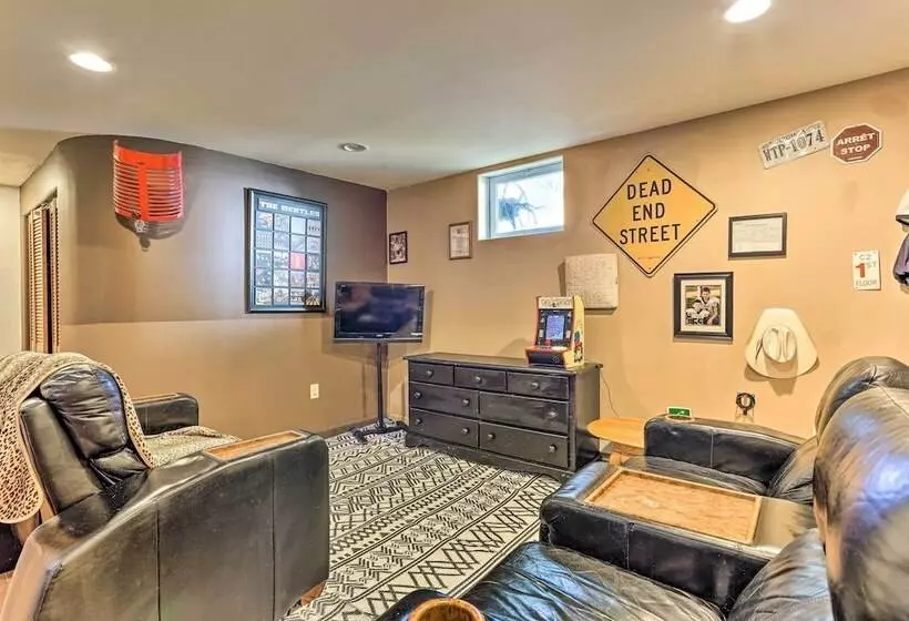 Pet Friendly Grand Pine Bush Retreat On 2 Acres!