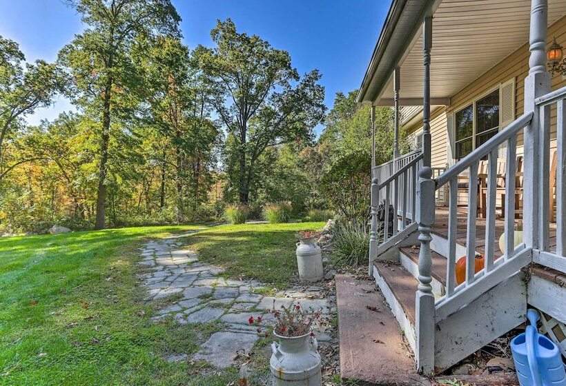 Pet Friendly Grand Pine Bush Retreat On 2 Acres!