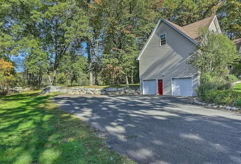 Pet Friendly Grand Pine Bush Retreat On 2 Acres!