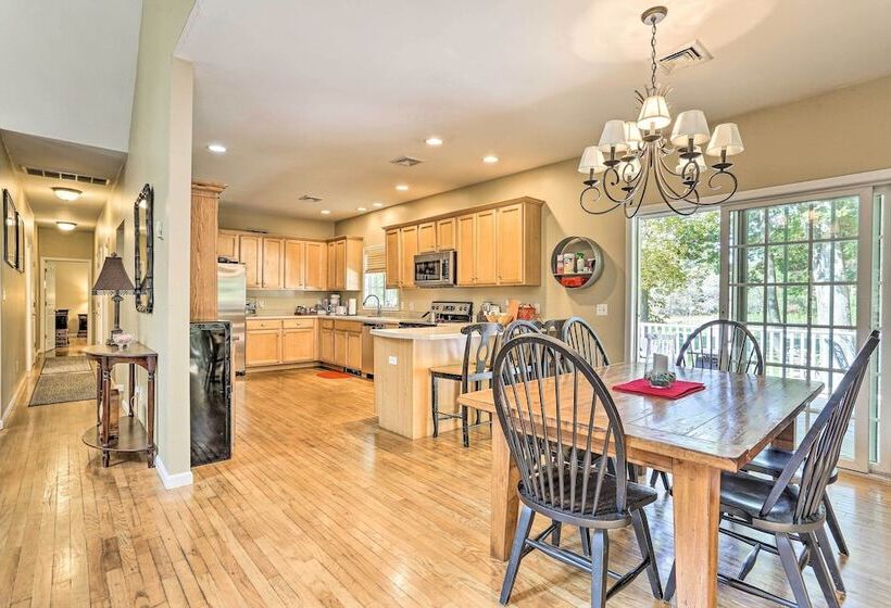 Pet Friendly Grand Pine Bush Retreat On 2 Acres!