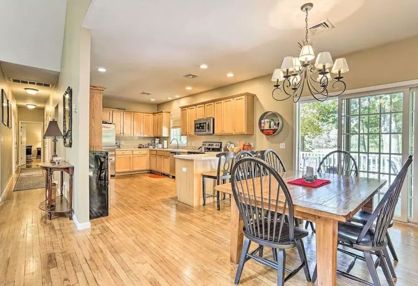 Pet Friendly Grand Pine Bush Retreat On 2 Acres!