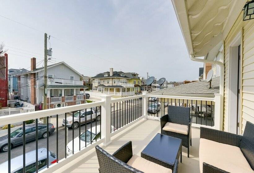 Home W/ Partial Ocean View: Walk To Ventnor Beach!