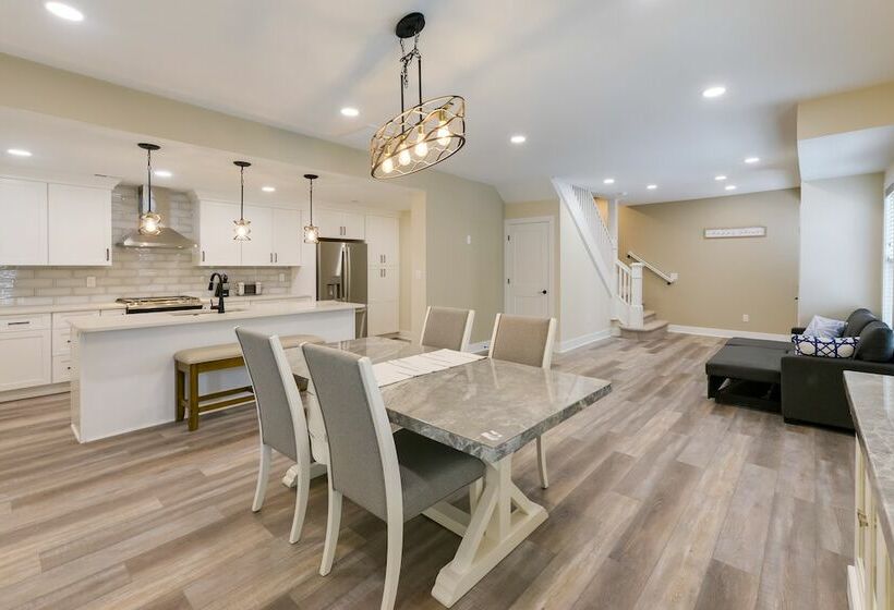 Home W/ Partial Ocean View: Walk To Ventnor Beach!