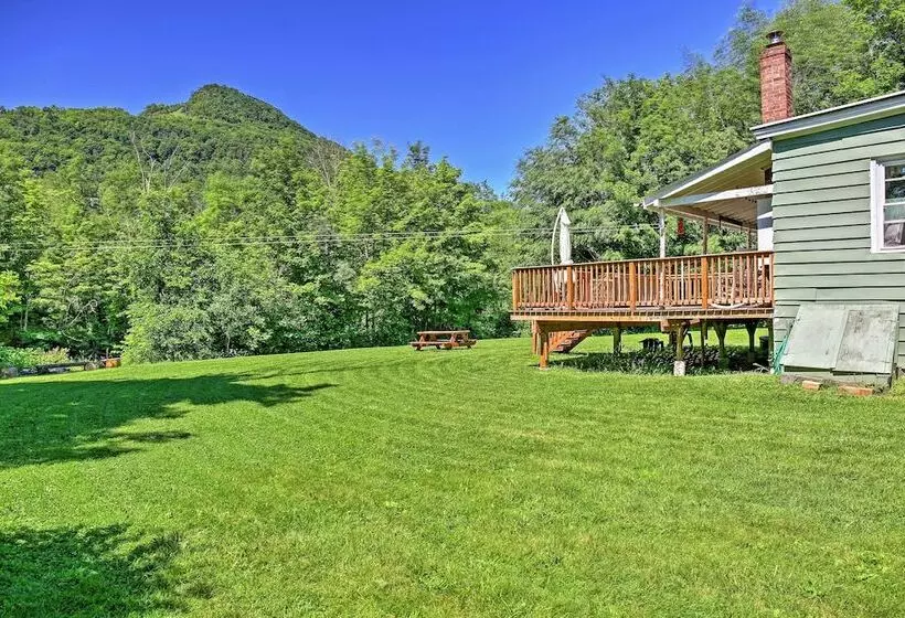 Hunter Home W/ Fire Pit & Yard: On Main Street!