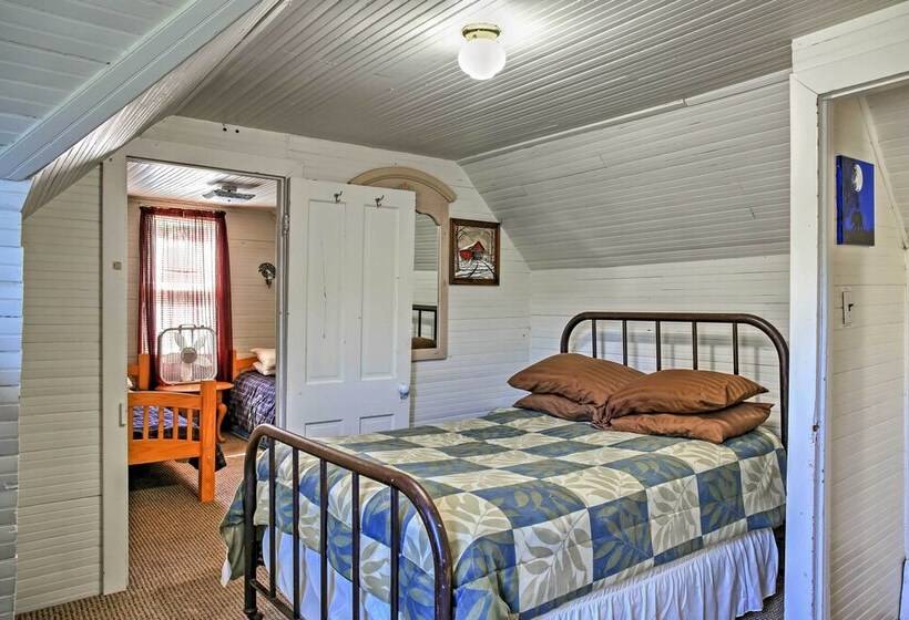 Hunter Home W/ Fire Pit & Yard: On Main Street!