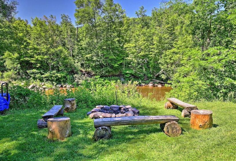 Hunter Home W/ Fire Pit & Yard: On Main Street!