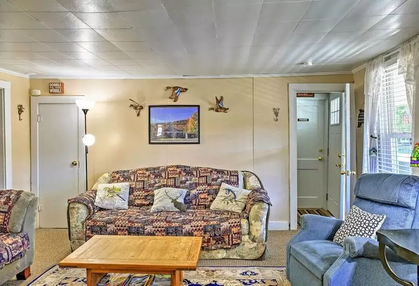 Hunter Home W/ Fire Pit & Yard: On Main Street!