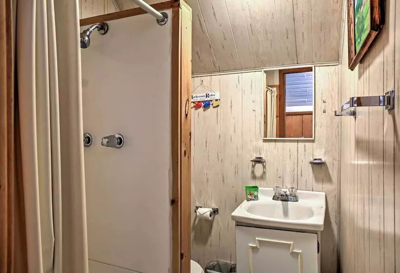 Hunter Home W/ Fire Pit & Yard: On Main Street!