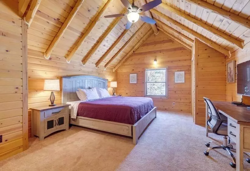 Interlochen Cabin W/ Fireplace   Near State Park!