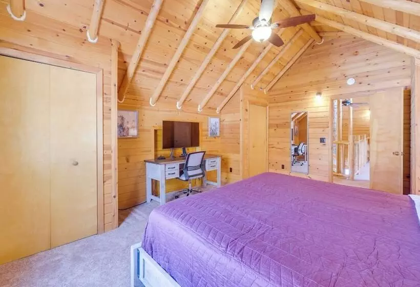 Interlochen Cabin W/ Fireplace   Near State Park!