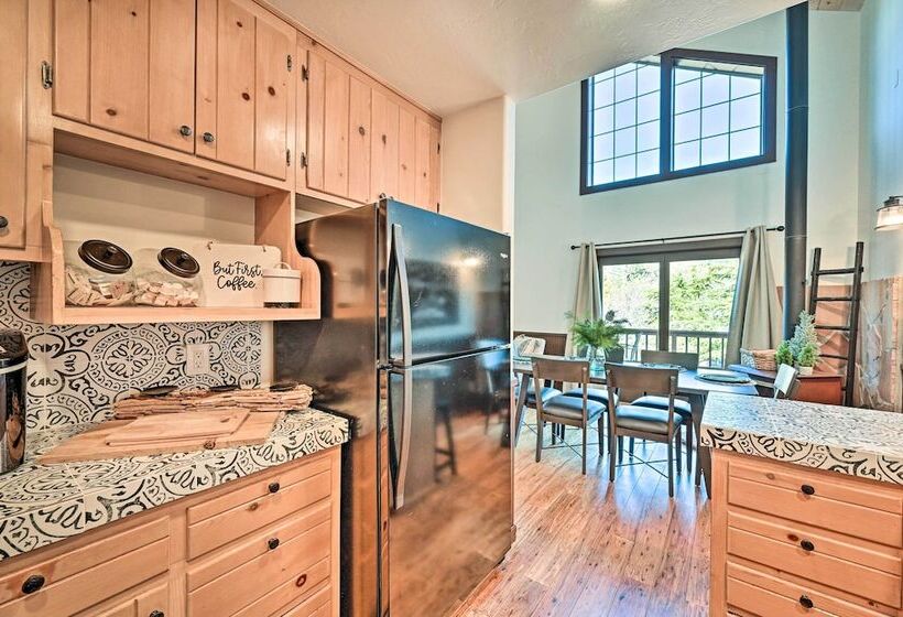 Inviting Julian Home W/ Scenic View & Hot Tub