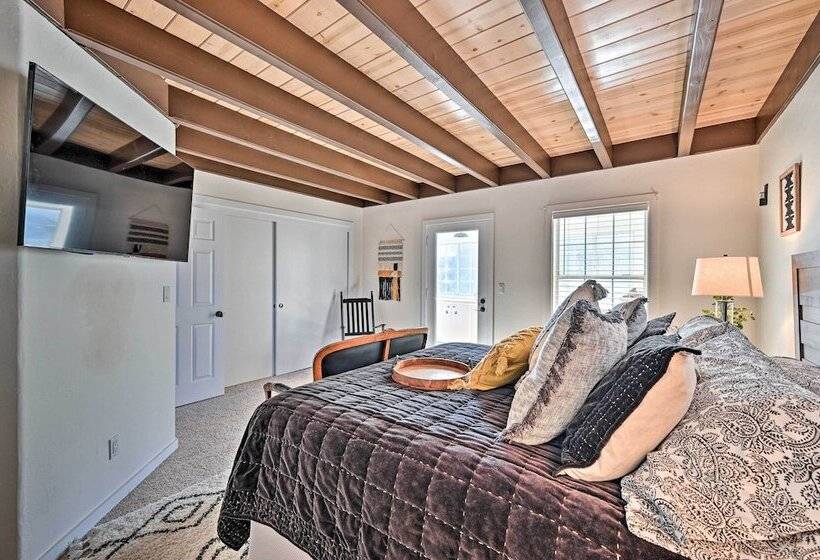 Inviting Julian Home W/ Scenic View & Hot Tub