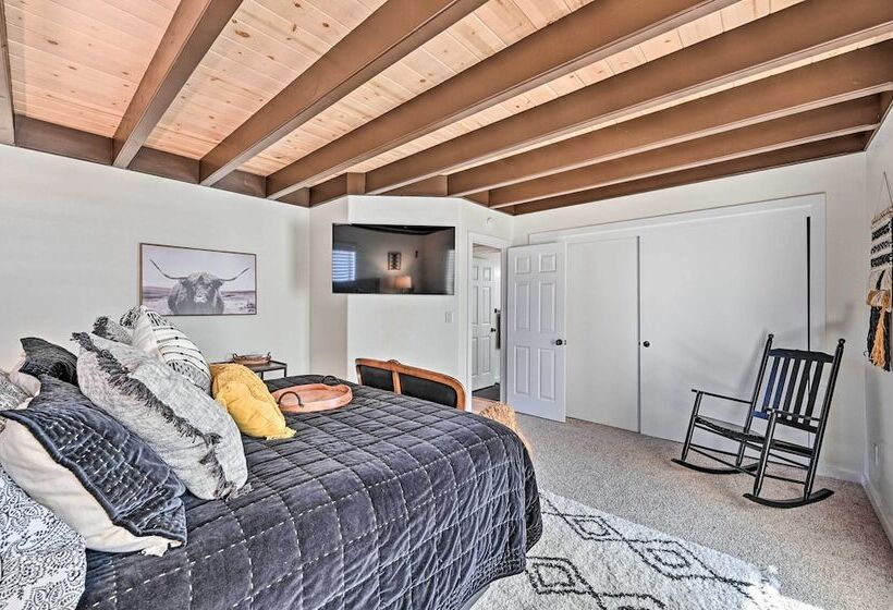 Inviting Julian Home W/ Scenic View & Hot Tub