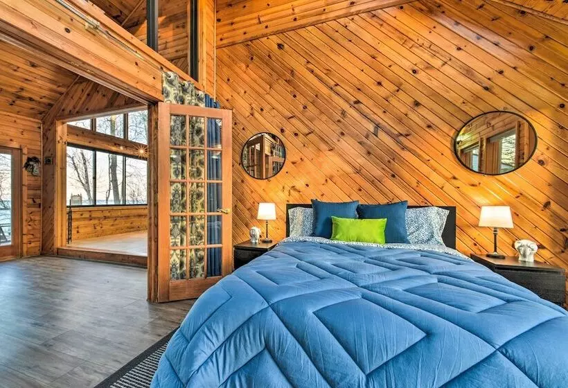 Lakefront Applegate Retreat W/ Private Beach!