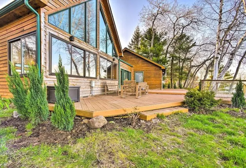 Lakefront Applegate Retreat W/ Private Beach!