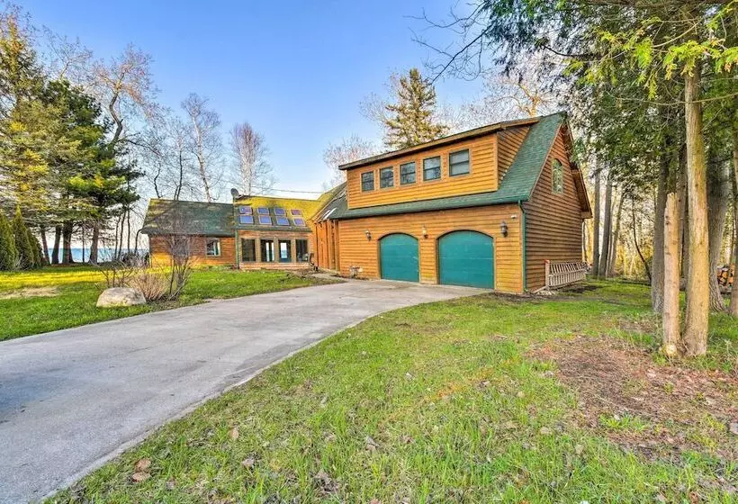 Lakefront Applegate Retreat W/ Private Beach!