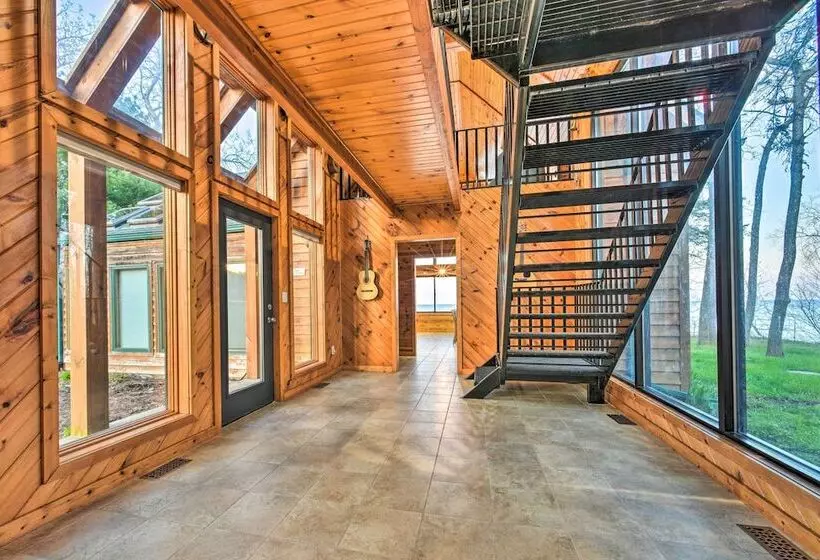 Lakefront Applegate Retreat W/ Private Beach!