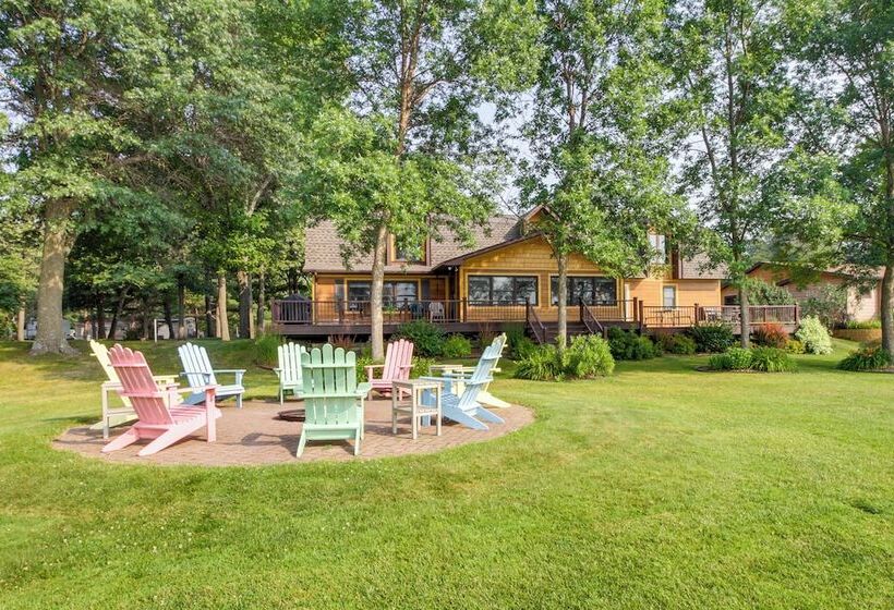 Large Home On Lake Edward W/ Deck & Fire Pit!