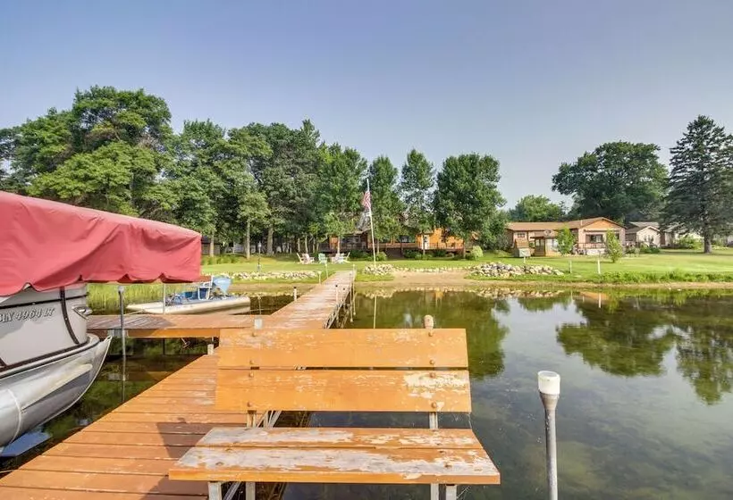 Large Home On Lake Edward W/ Deck & Fire Pit!