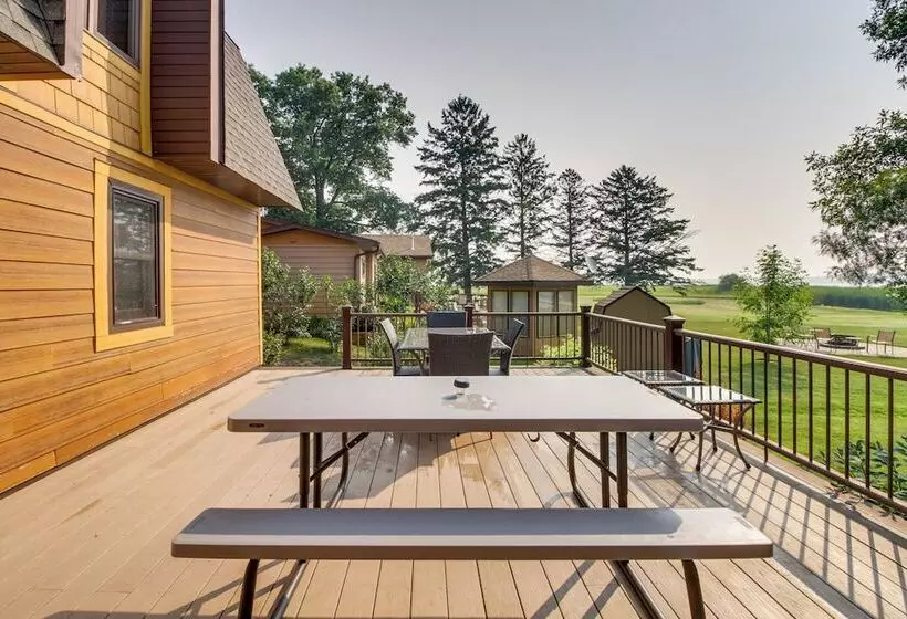 Large Home On Lake Edward W/ Deck & Fire Pit!