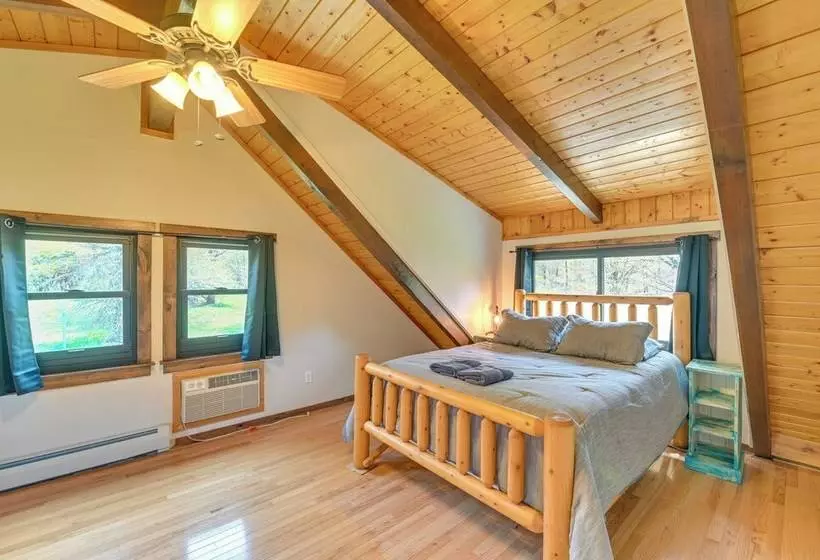 Log Cabin: 9 Mi To Plattekill & Belleayre Mtn