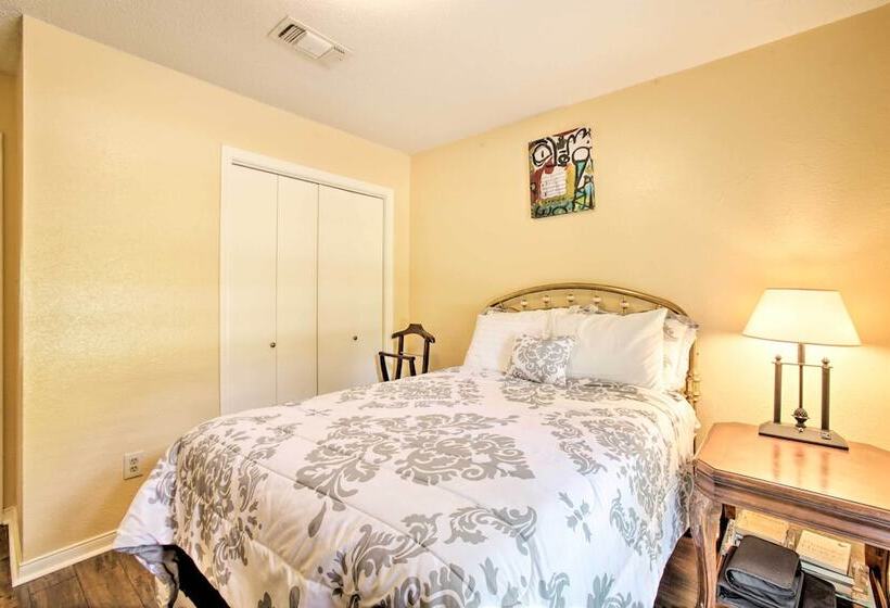 Near River Ranch: Luxe Cajun Home In Bayou Country